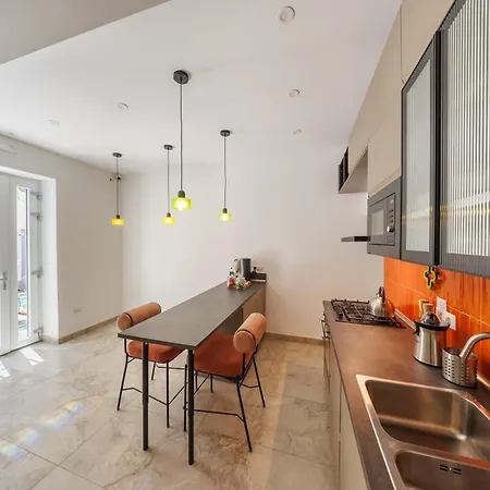 The Tribunali By Houseinnaples 4*